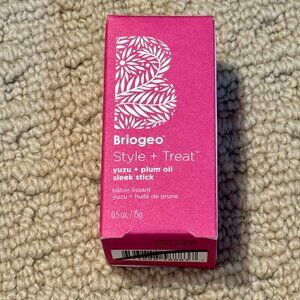New Briogeo Style + Treat Yuzu & Plum Oil Sleek Stick .5oz